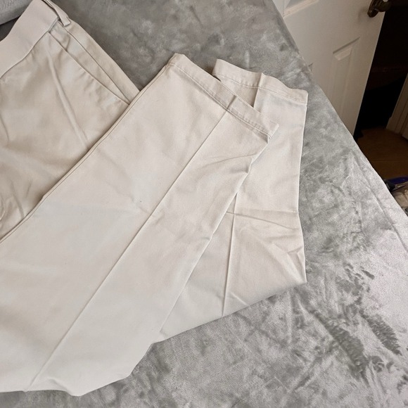 NEW Haggar Work To Weekend Light  Khaki Pants 42x30 Tan Straight Fit NWT No Iron - Picture 9 of 16